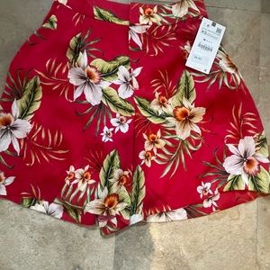 Zara padded shoulder blazer and shorts set.soft silky materials. Size XS